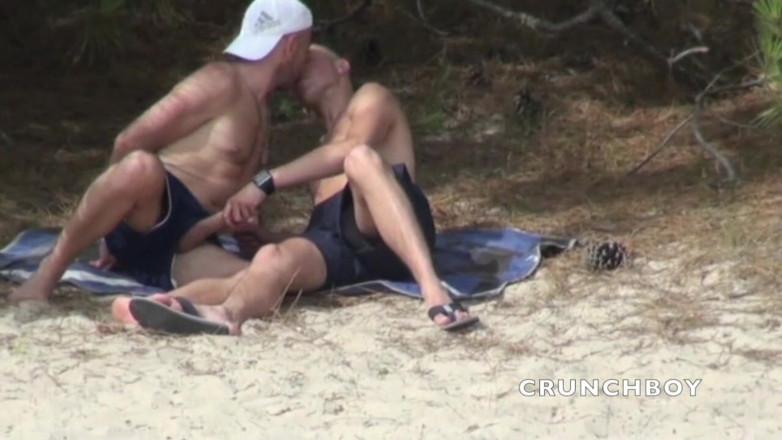 EXHIB BOYS: French straight fucked in the beach
