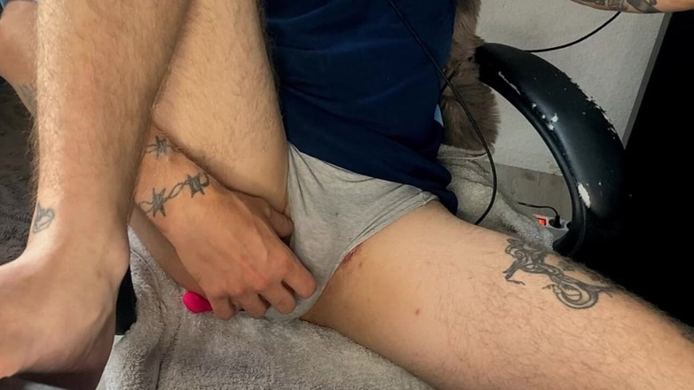 Zkittle: Lovense Toy in My Butt While Camming