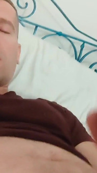 Boquete em primeiro plano - chupando pau e bolas do papai verbal
