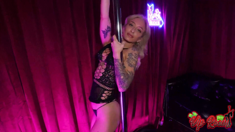 Nasty Sluts Studios: Vip кімната, еп.5 мініатюрна блондинка Кетрін Мей отримує повію