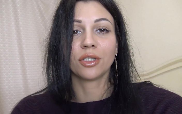 KristinaSlut: Показываю мою киску вблизи