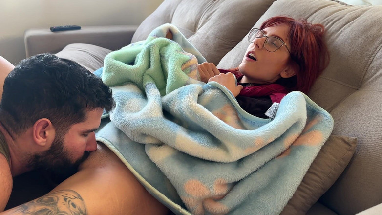 Shamelesscouple: Мой бойфренд застукал меня за мастурбацией и закончил работу