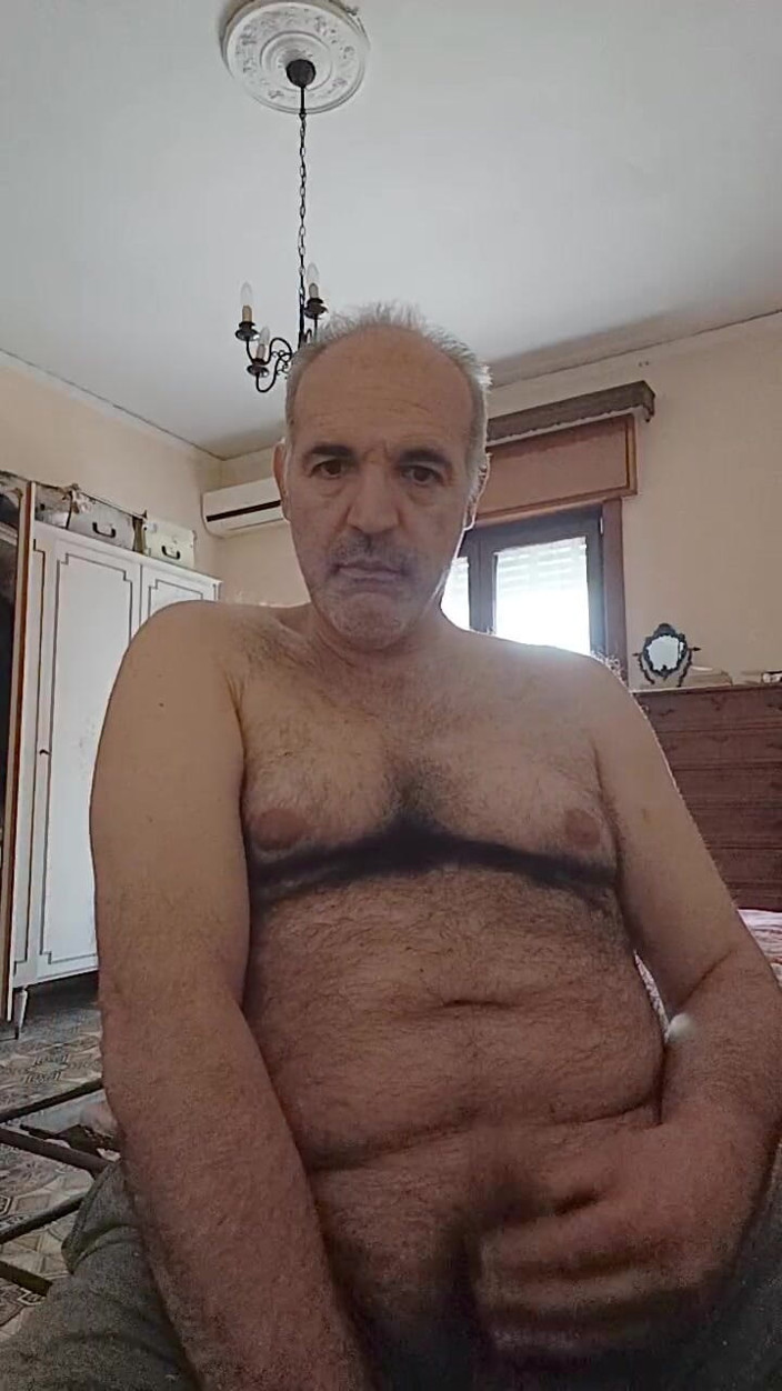 Setesesso7: Îl vrei pe tatăl vitreg al acestui porc