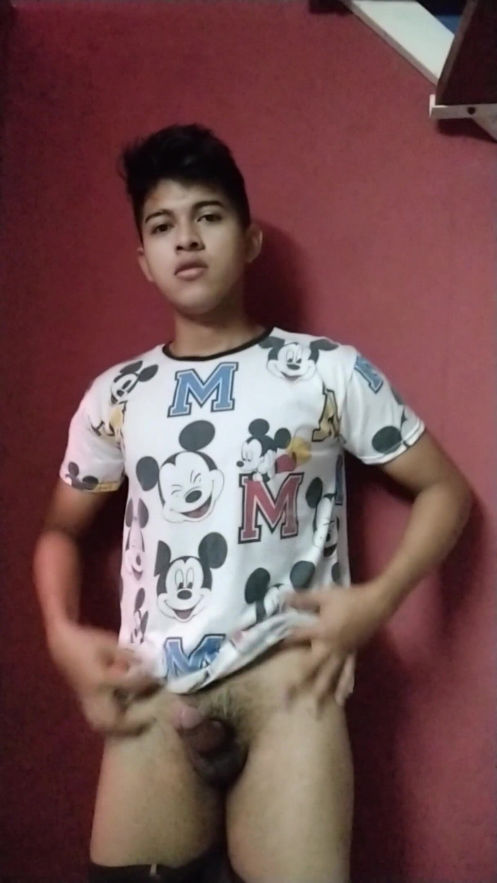 Chicos Virales: Hot teen boy in he bathed
