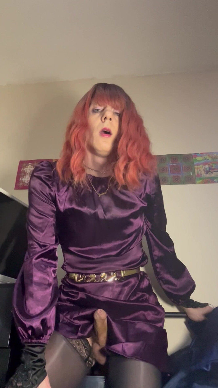 Jessica silk: Jess Silk berijdt dildo