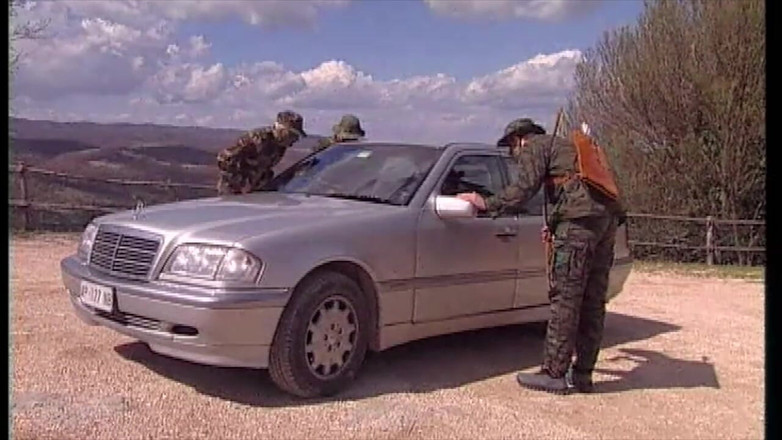 Inthe MILF room: Ця італійська шльондра смокче і бере члени чотирьох мисливців