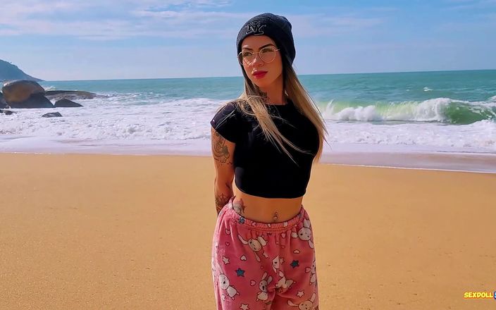 Sexdoll520: Aku minta orang asing untuk merekamku di pantai, aku menghadiahinya...