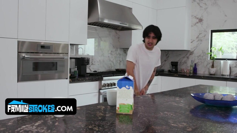 Family Strokes: Coco e haley catturano il fratellastro a guardare e lo...
