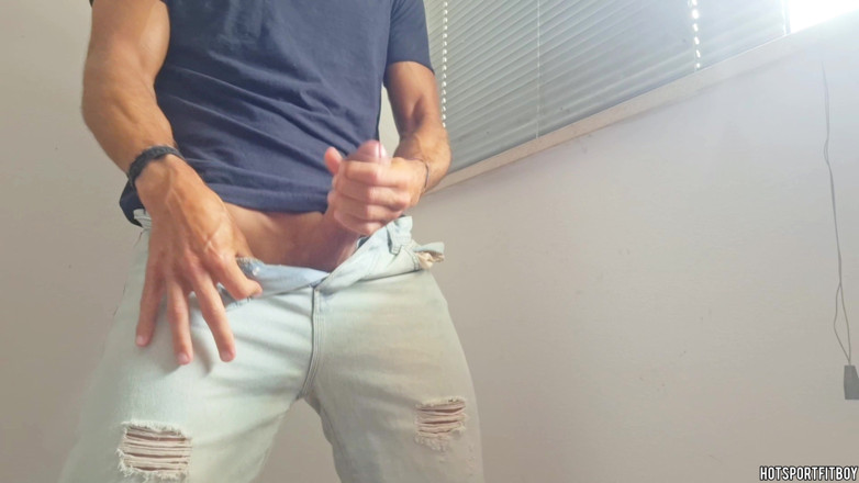 Hotsportfitboy: Mạo hiểm cởi quần áo thủ dâm mãnh liệt và rên...
