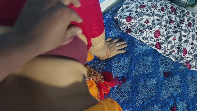 Sona bhabhi: desi ganv sona bhaabhi paise ke lie apne premi ke...
