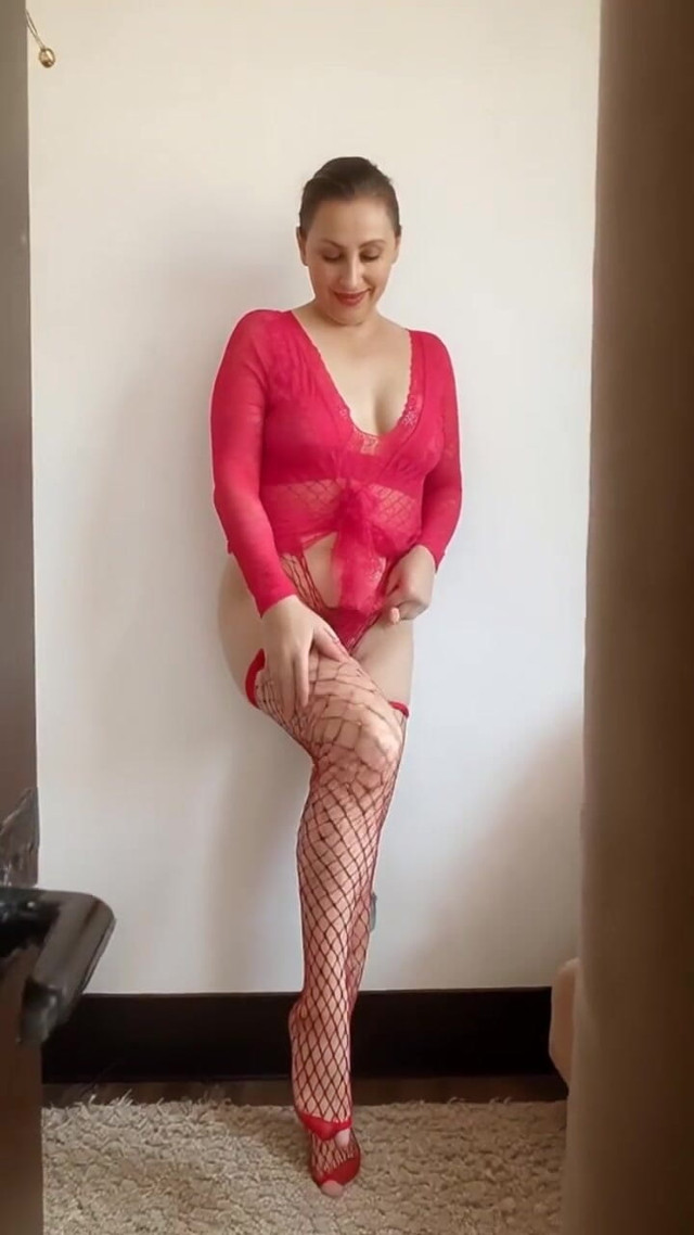 Red Fishnet (Regina Noir) Red Fishnet (Regina Noir)