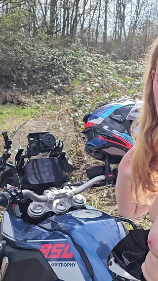 Bikergirl_97: First Video on My Bike