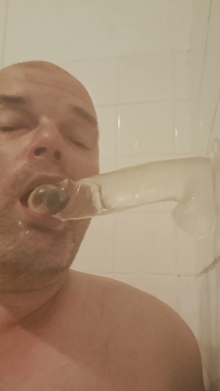 Fickspecht: Sucking Round in the Bathroom