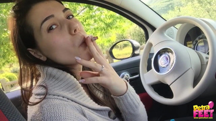 Smokin Fetish: Hete tiener rokend in de auto