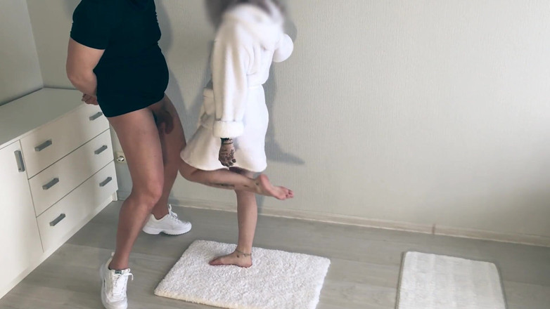 Amateur_fetish: Ballbusting nastolatków 4 | kąt 2