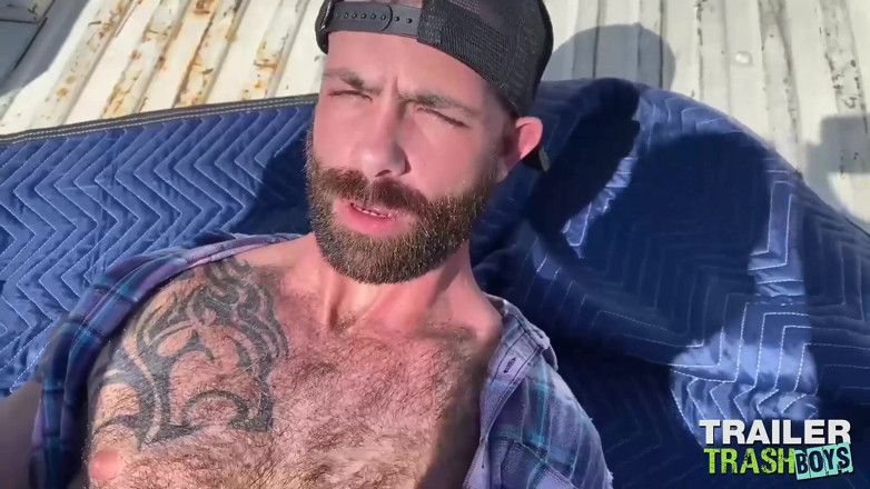 Trailer Trash Boys: Trailertrashboys - nevlastní táta Vince Parker bez sedla Jake Nicola