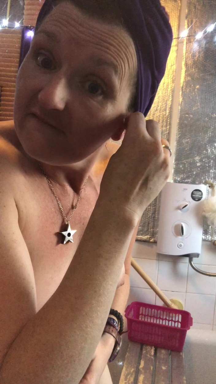 MistressWriggler: Curvaceous, chatty, và oh so real! Rachel Wriggler muốn bạn...