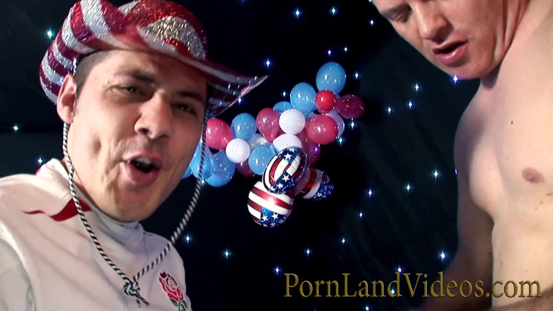 Pornland videos: Büyük memeli sürtük iki yarağı nasıl memnun etmeyi biliyor