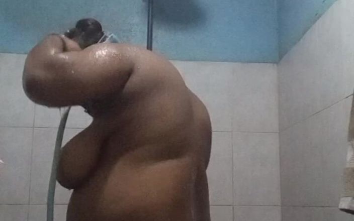 Ramesh: Fare il bagno nudo