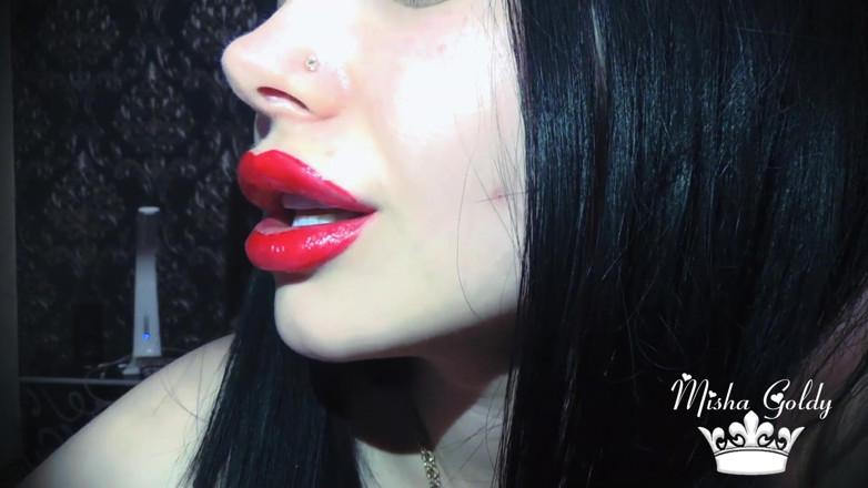 Goddess Misha Goldy: Enormes lábios vermelhos sensuais