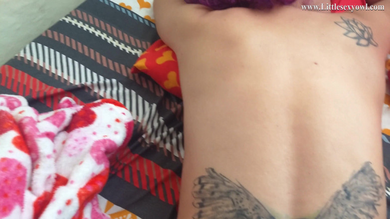 Littlesexyowl: Creampie il mio patrigno entra nella mia stanza e mi...