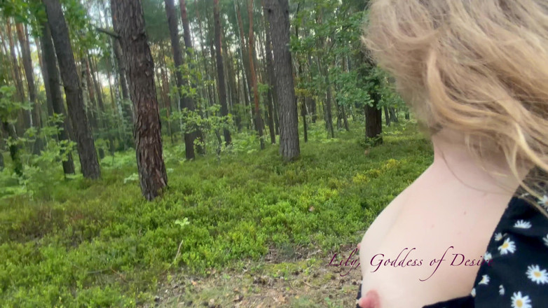 Lily, Goddess of Desire: Ein spaziergang, bei dem dein nachbar dir einen footjob gibt