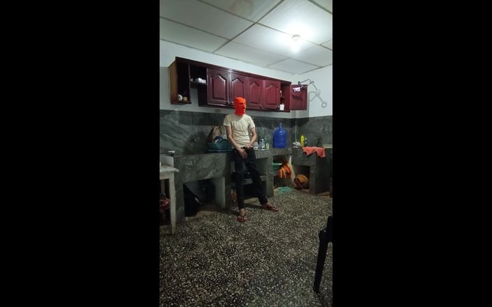 Goky: 继母在不碰它的情况下抬起它