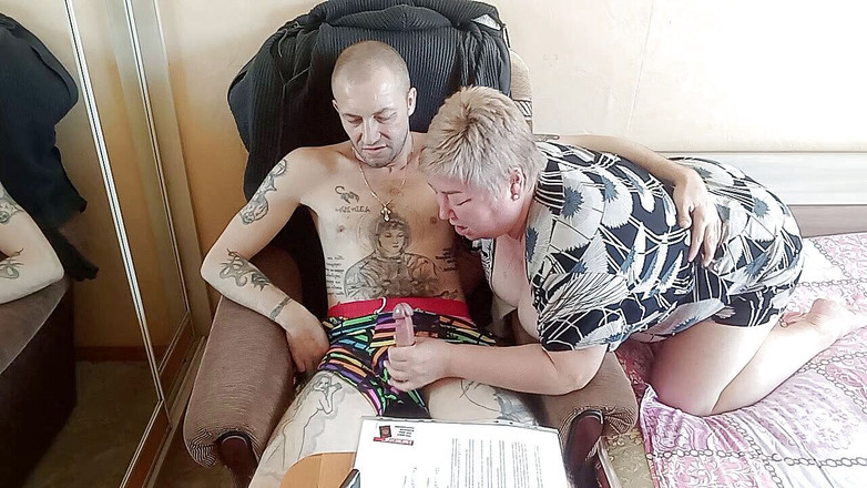 Zona901: Üvey annem yarağımı emiyor ve mastürbasyon yapıyor 2