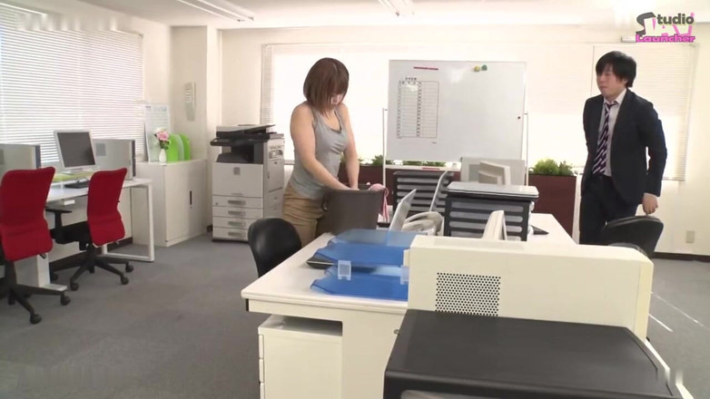 Studio JAV Launcher: Treizeci de femei muncitoare care isi transforma devotamentul in pasiune...