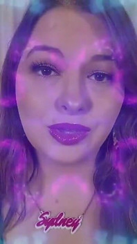 Trippy Kisses - Jsi slabý a posedlý okouzlujícími lesklými rtěnkami Sydney Screams