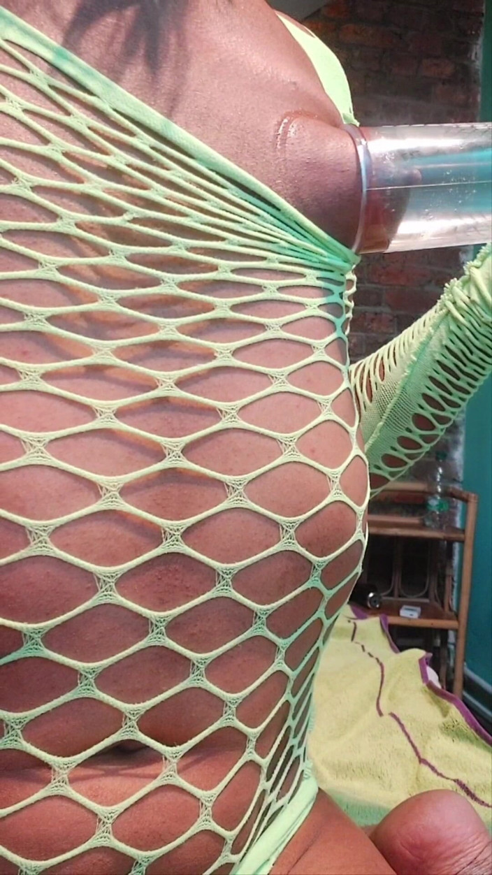 Milah CrossxxX: Senaman – Pembesaran Rutin Pam Payudara Saya