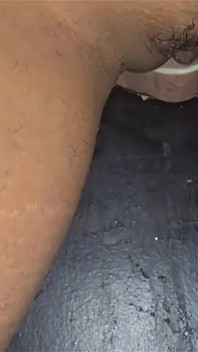 Ich hatte tollen sex mit einem typen in einem gloryhole und er kam in meinen mund!