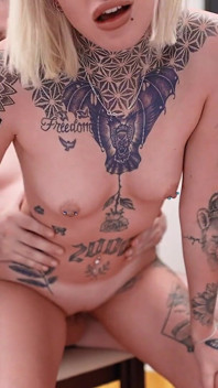 Puteri blonde seksi 69 saya ada pekerjaan saya di pantat