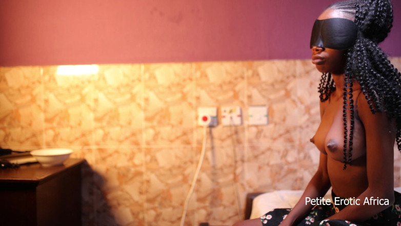 Petite Erotic Africa: Pequeña lovet folla su madrastra