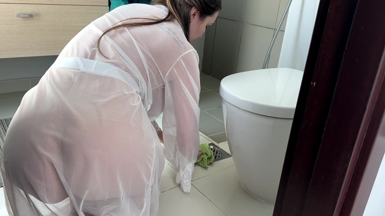 Alina Rai: Stepmom Cleans the Bathroom in Her Sheer Dress. Slowly