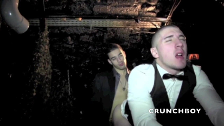 Crunch Boy: Hetero Arabka zneužitá Mattem Kenedy při plavbě