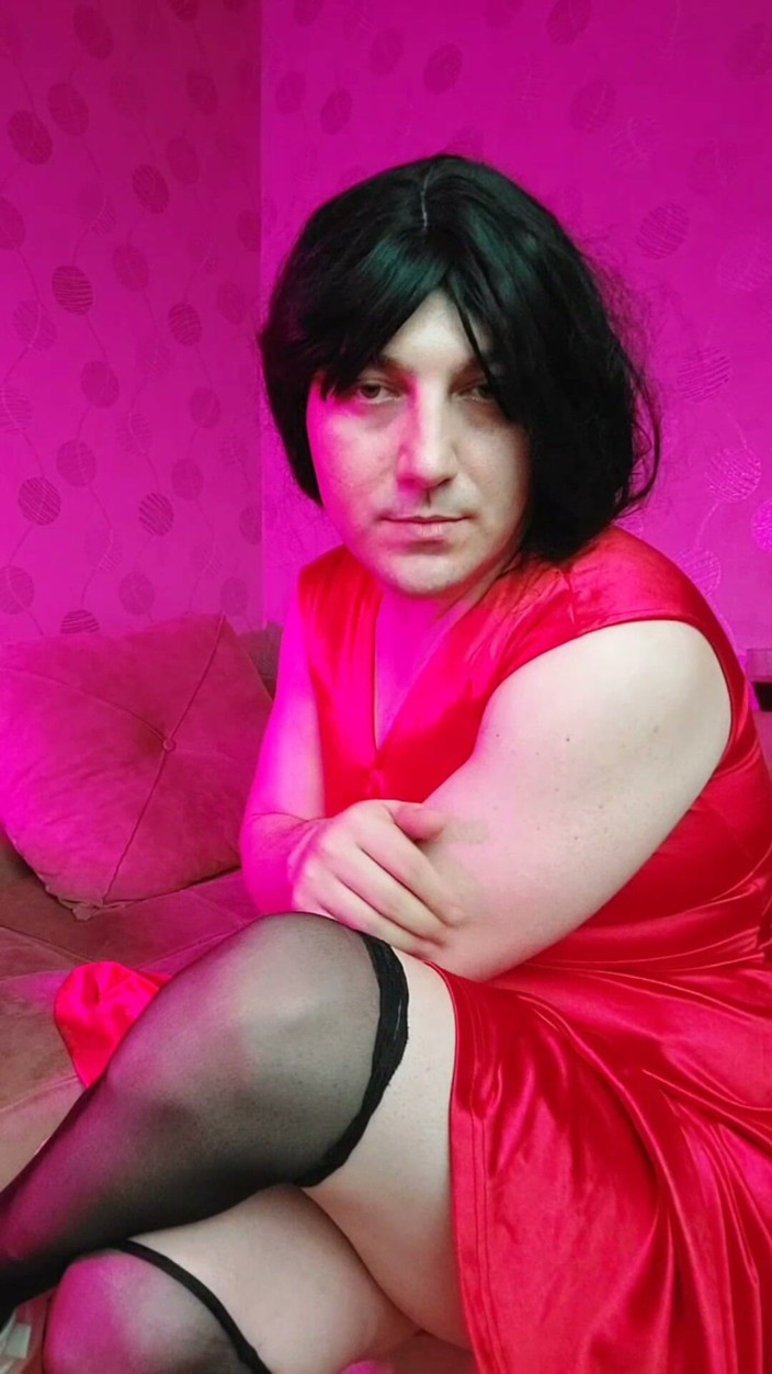 Kitty_Cross: Yarı taytlı kırmızı gotik beyaz kadın
