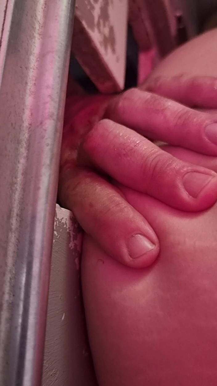 R b hubby: 글로리홀에서 낯선 사람과 마누라