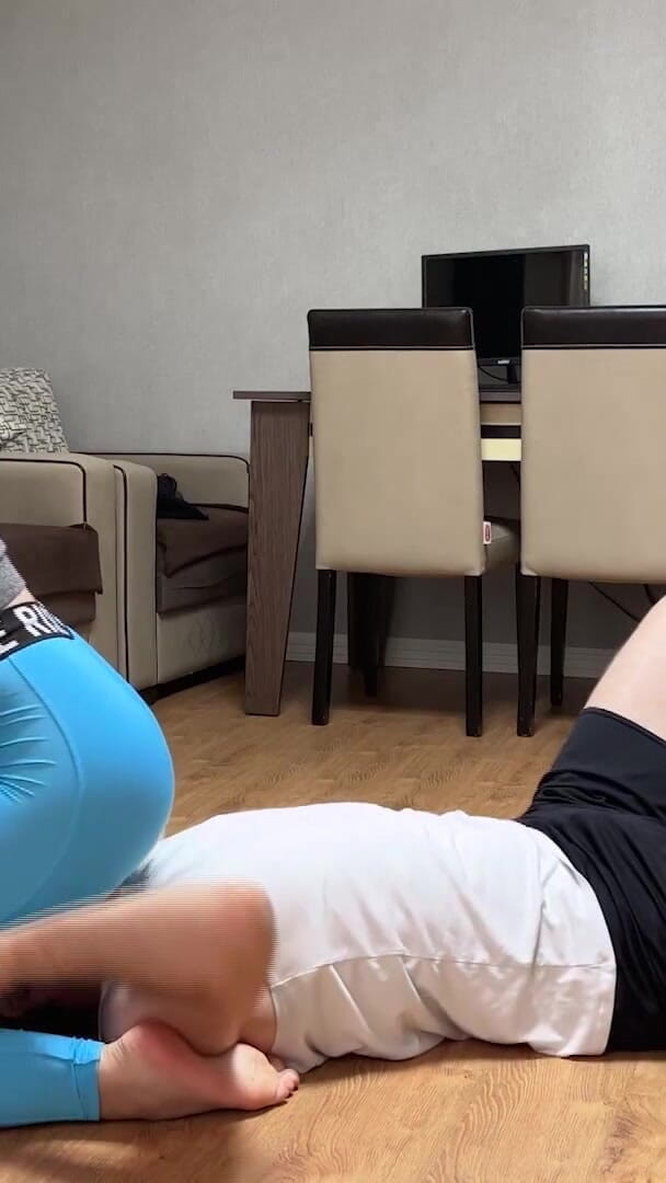 Leggings Facesitting (Femdom Austria) Leggings Facesitting (Femdom Austria)