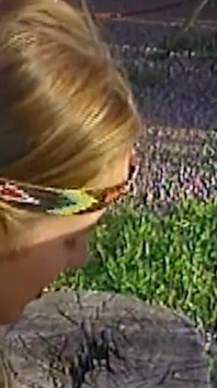 Outdoor-blondine lutscht schwanz und bekommt muschi geleckt