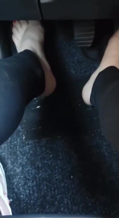 BadCat: Driving instructor with sexy pedicure teaches how to drive