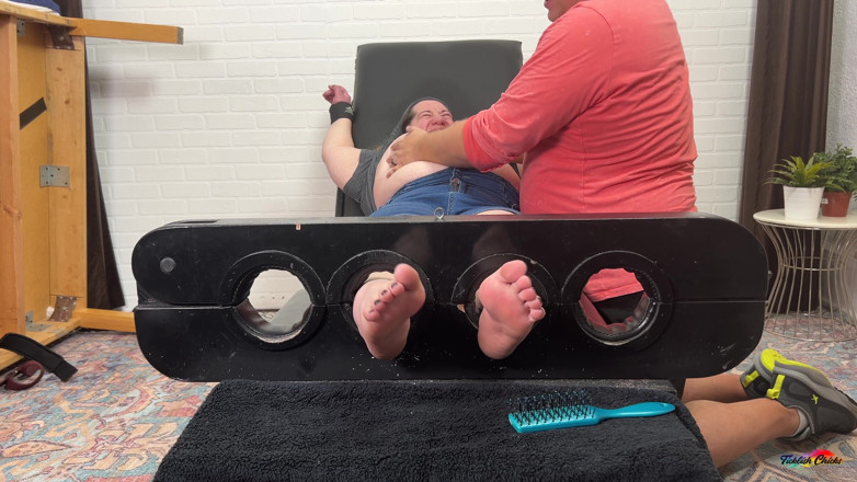 Ticklish Chicks: Heather Tickled