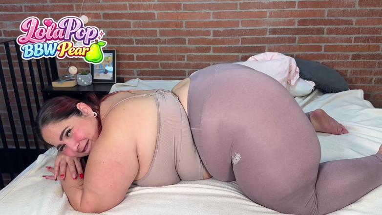 LolaPop_BBW_Pear: Велика товстушка трясе боковим тілом - товста дупа і живіт трясуться разом