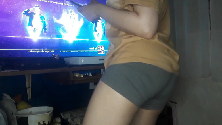 Little Ant2: Perfect Nerd Girl on Just Dance