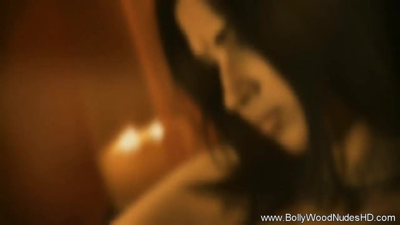 Bollywood Nudes: Bí ẩn và ham muốn của người phụ nữ Ấn Độ