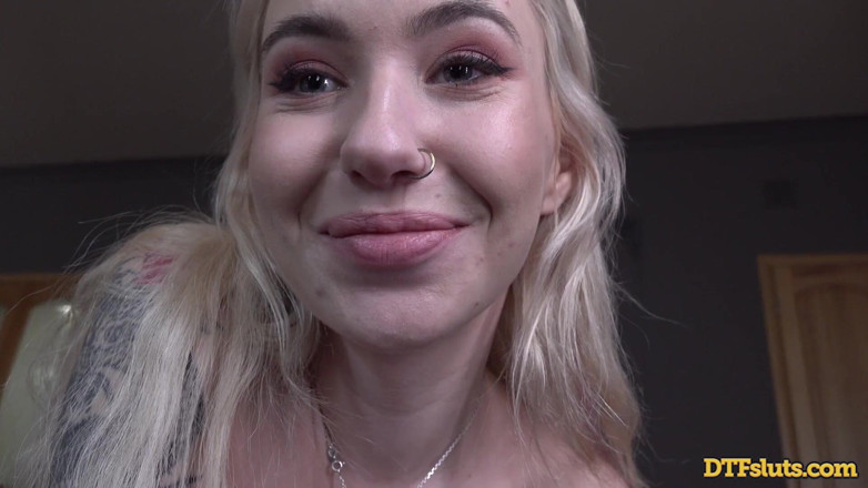DTFSluts: Esmer bella mur özel dansta mallarını sallıyor