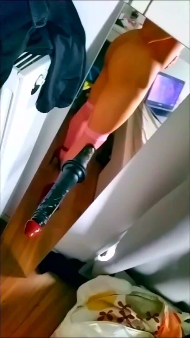 KittyHot: Sissy Kitty enorme pik bult