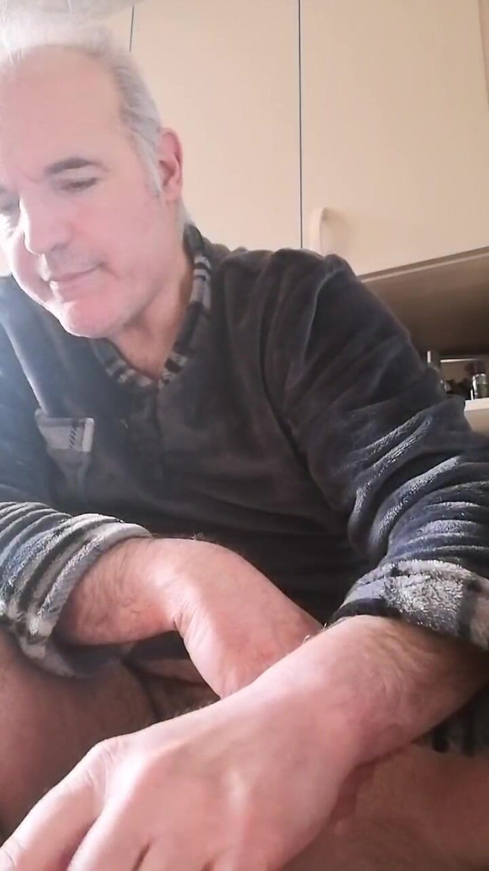 Setesesso7: Una Domenica Lunga a Segarmi Il Cazzo E Pisciare Nella...