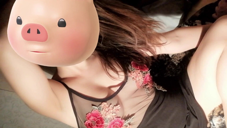 My Fetish Girl: ハロウィンの豚娘がオーガズムから快楽を得る