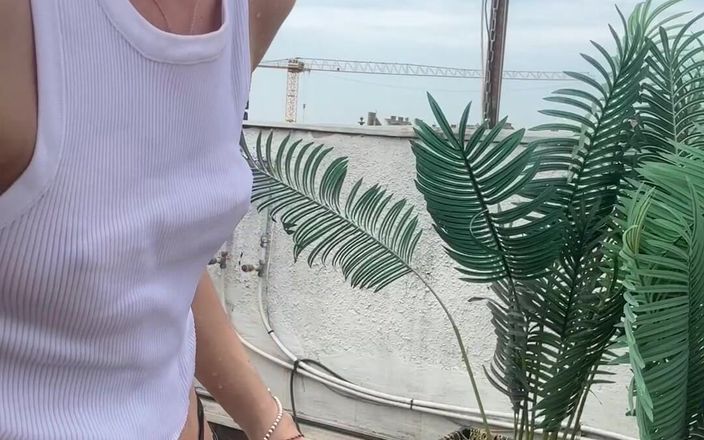 Gina Gerson: माया रोज के साथ लेस्बियन पानी का खेल
